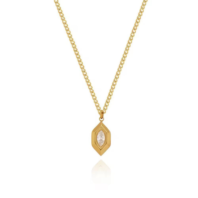 Elegant gold chain necklace