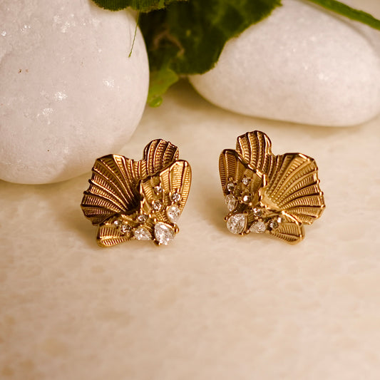 Modern gold jewelry for women
