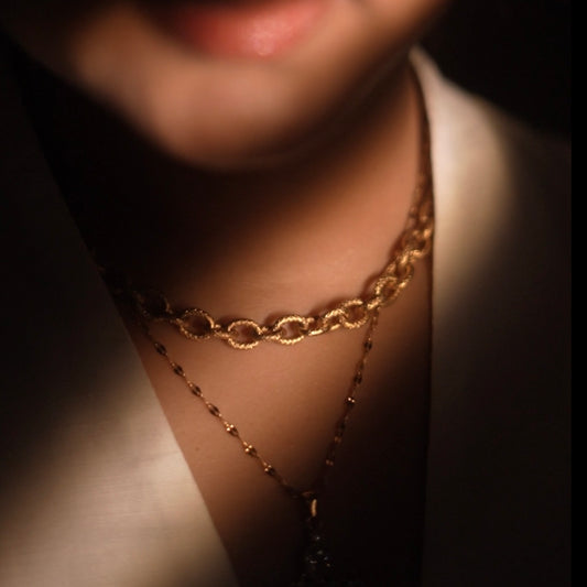 Elegant statement necklace chain