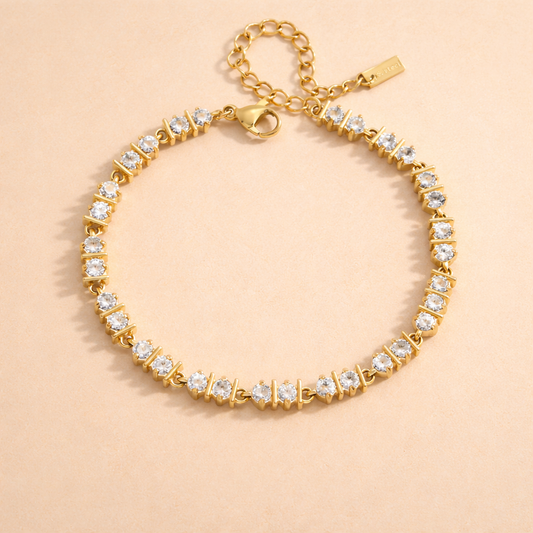Minimal gold bracelet 