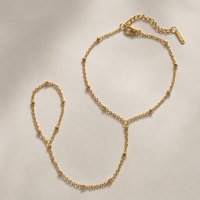 Lola Handchain