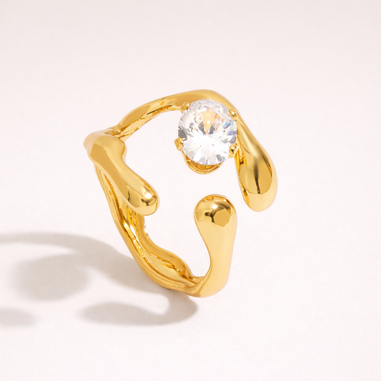 Modern fluid gold ring design