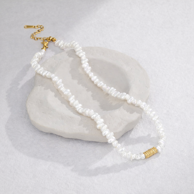 Elegant pearl necklace for women