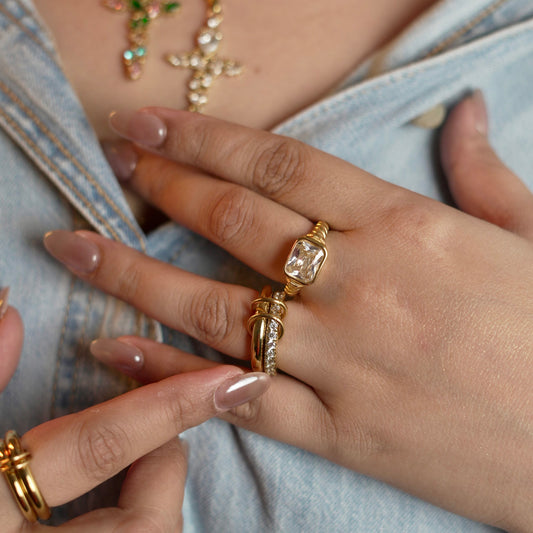 Elegant gold ring for women