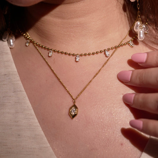 Elegant zircon necklace for women