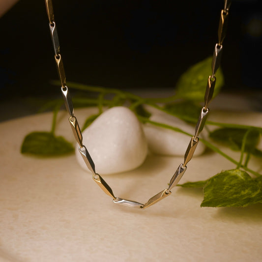 Elegant layered chain necklace