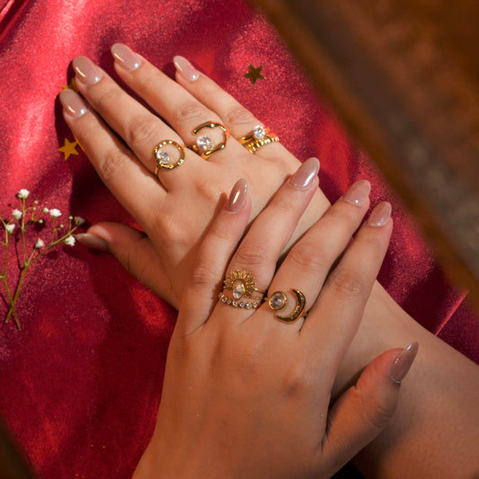 Modern fluid gold ring design