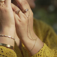 Lola Handchain