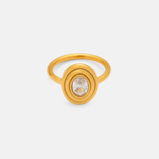 Elegant crystal halo gold ring