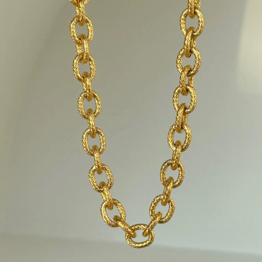 Elegant statement necklace chain