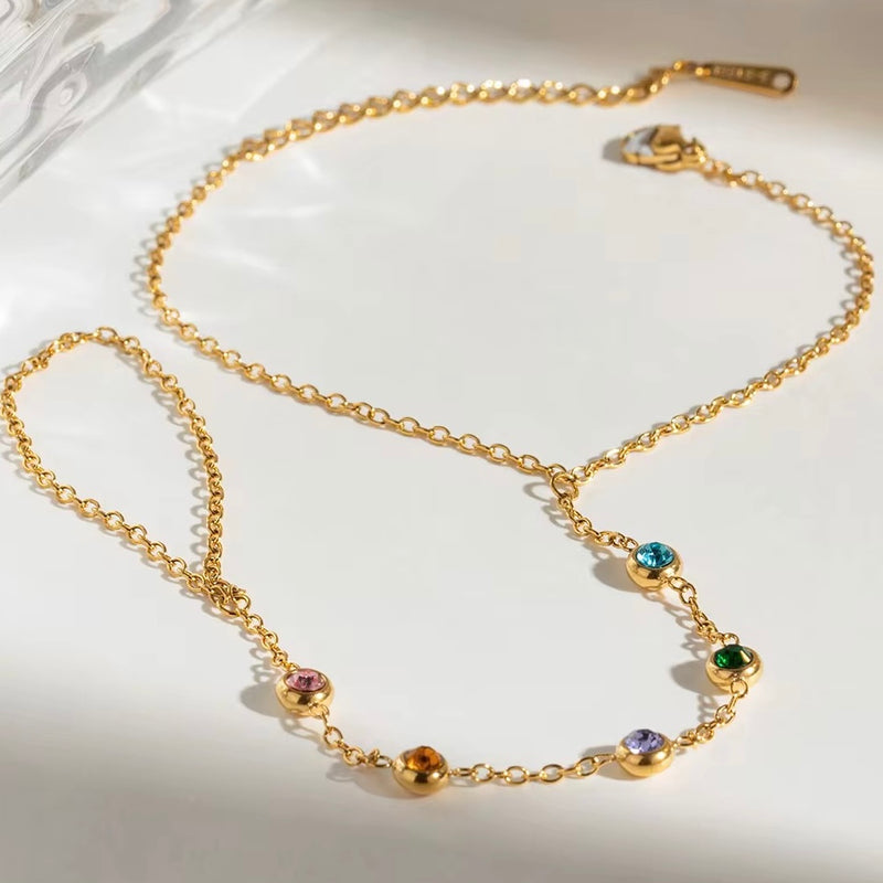 Nomi Handchain